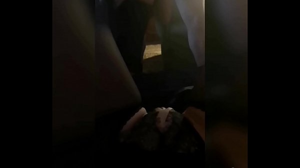 Hot nga MJM. Bana nanguyab sa uyab atubangan sa iyang asawa. Ang puki sa asawa nabasa, ang iyang hugaw nga mga pantasya nagpalibog sa hunahuna