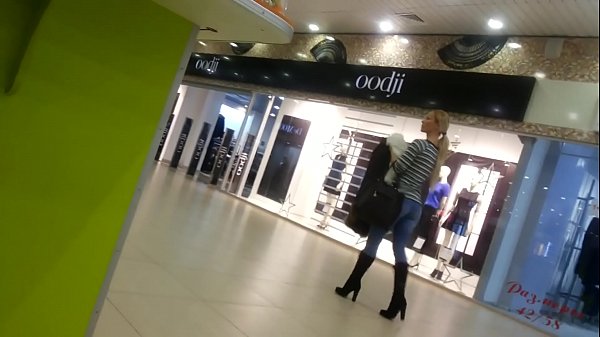 Bugnaw nga piso sa supermarket.